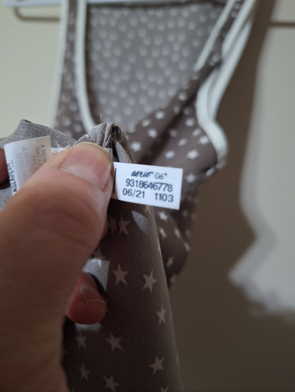 Aerie Taupe Satin Star Print Scoop Neck Tank Top Grey Brown Size S - Picture 8 of 10